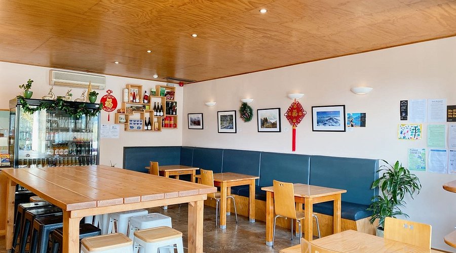 Bright Cozy Dining Hall