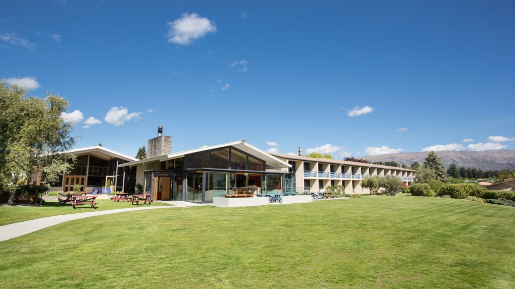 Wānaka Hotel